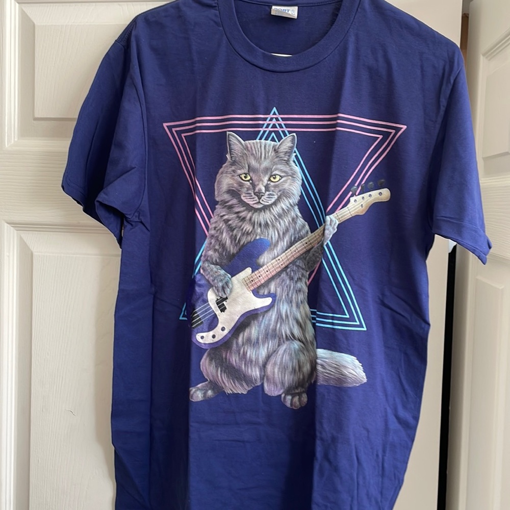 Cat with guitar T shirt - never worn - adult M